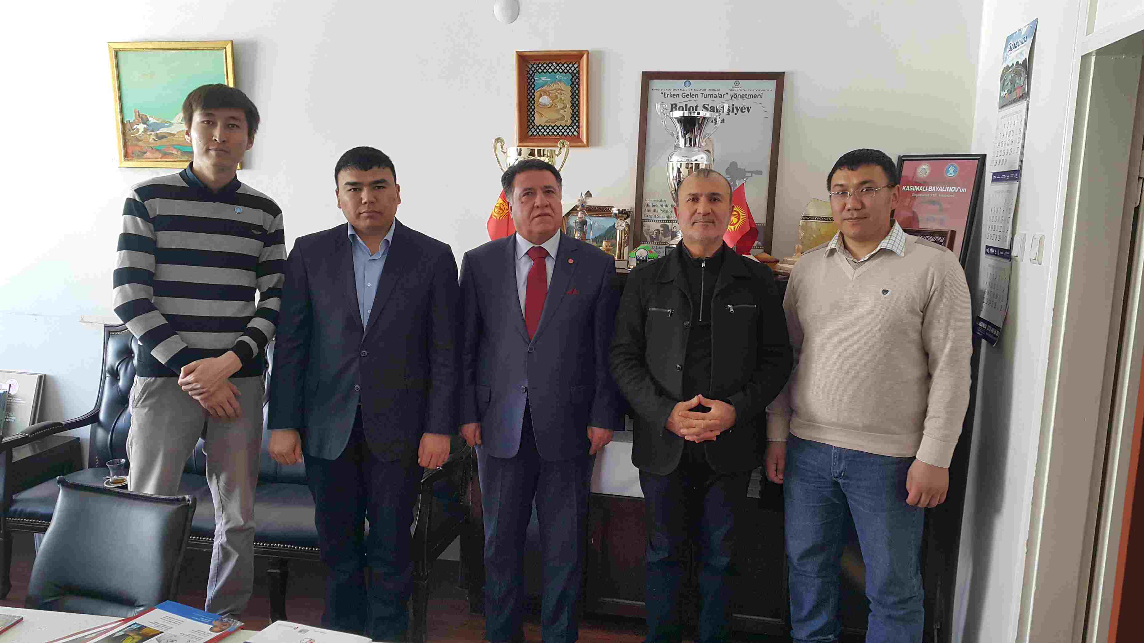 Kırgızistan Dostluk ve Kültür Derneği, Kırgızistan-Türkiye Fahri Konsolosu Dr. Mustafa Kurt’u Dernek Genel Merkezinde Misafir Ettiler…